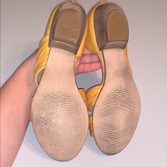 Miz Mooz Cassie Women's Leather Mustard Yellow Ankle Strap Sandals 38 - Picture 9 of 16